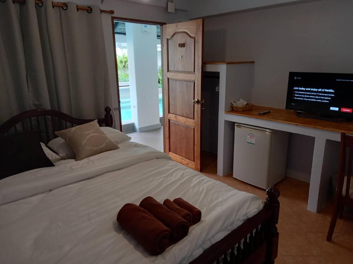 Valentier Cafe And Hotel Chiang Mai Bagian luar foto